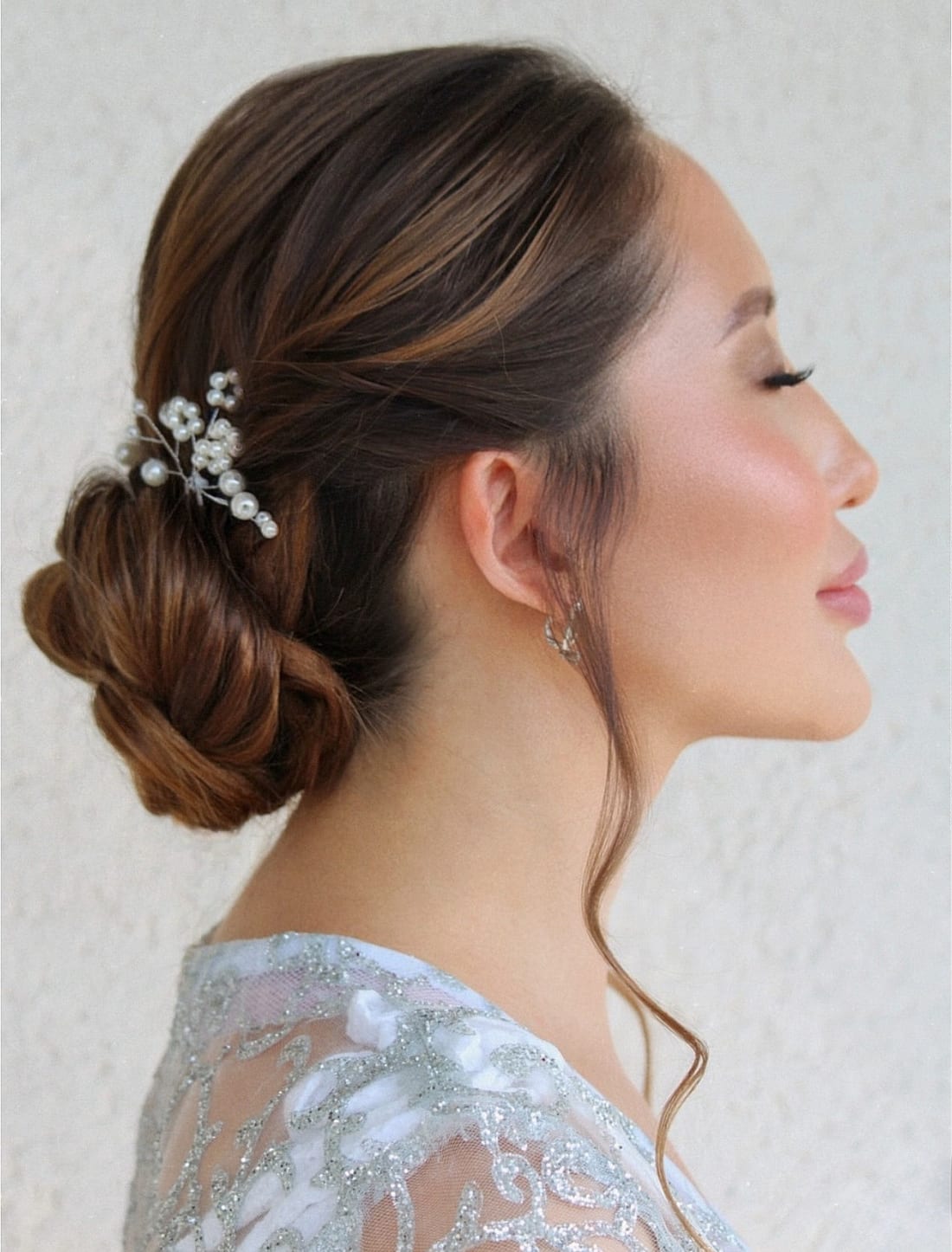 Chignon bas et épingle de perles, Studio Ayra