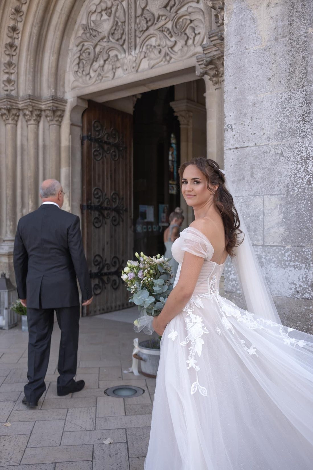 Entrée de la mariée à l'église, Studio Ayra
